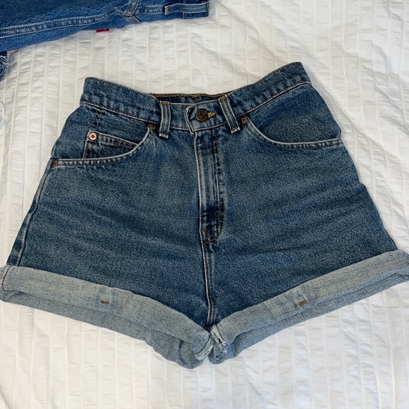 Levi’s Vintage High Waisted Shorts - Picture 4 of 6
